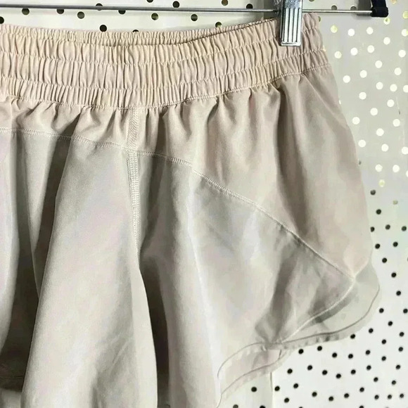 Lululemon Hotty Hot Short - Picture 4 of 9